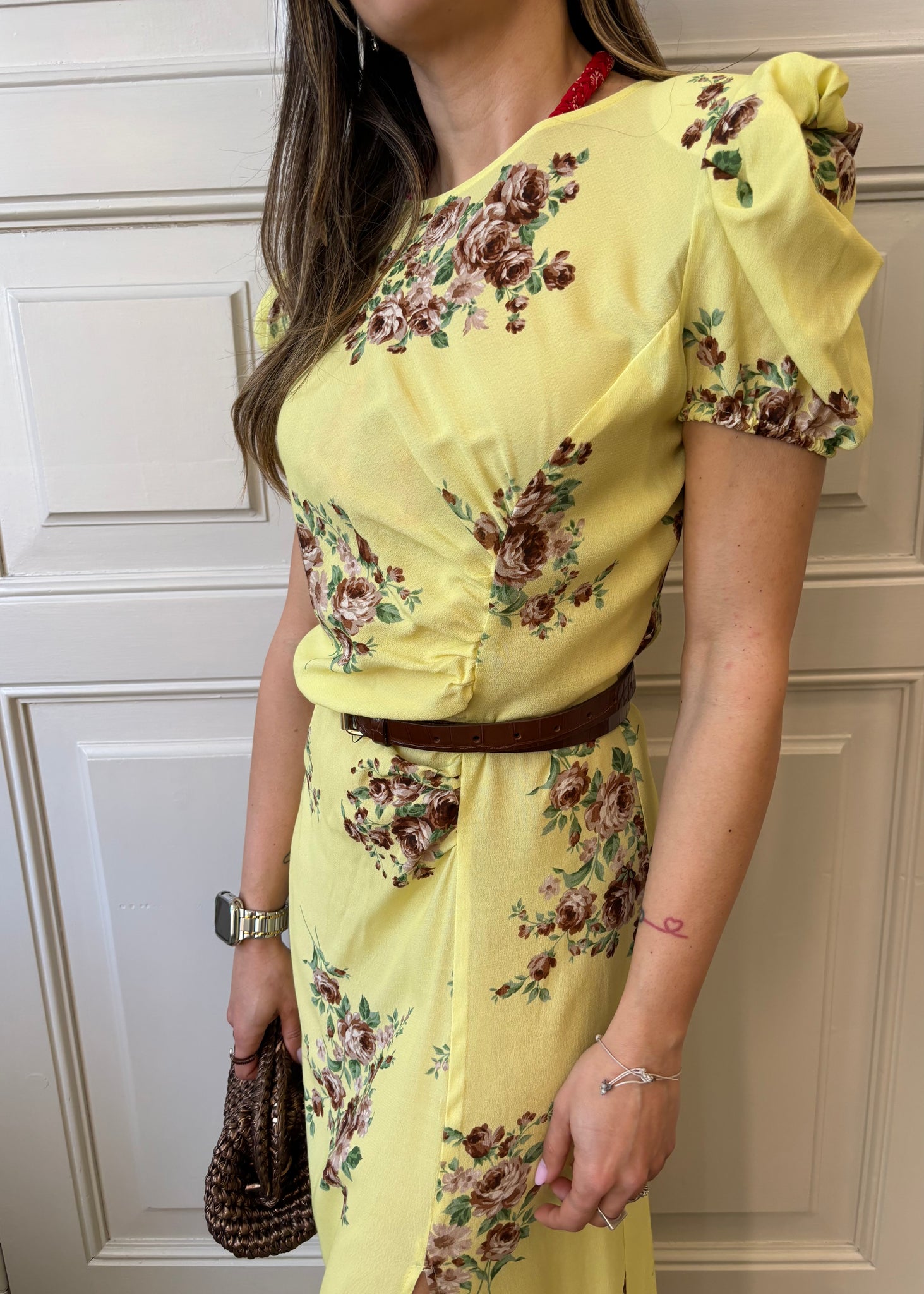 Abito Midi a Fiori con Arriccio.