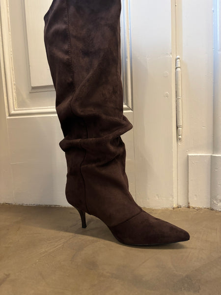 Stivale in suede arricciato