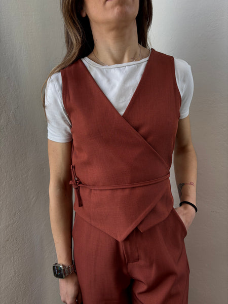 Gilet con laccio